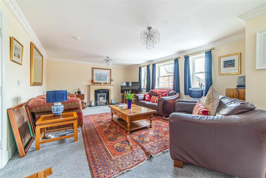 House in Newcastle upon Tyne, North Gosforth - More