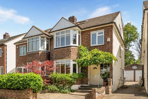 Epping New Road, Buckhurst Hill, IG9