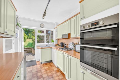 4 bedroom semi-detached house for sale, Epping New Road, Buckhurst Hill, IG9