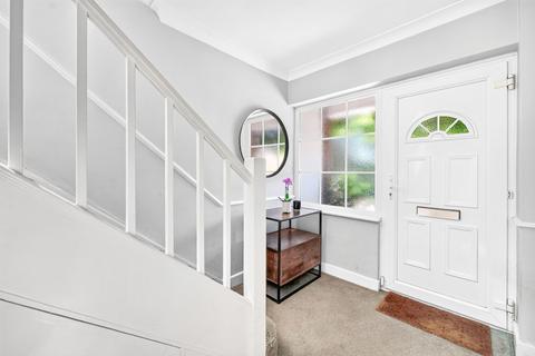 4 bedroom semi-detached house for sale, Epping New Road, Buckhurst Hill, IG9