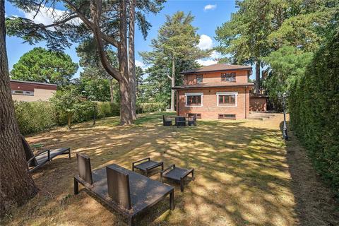 5 bedroom detached house to rent, Ballard Close, Kingston upon Thames, KT2