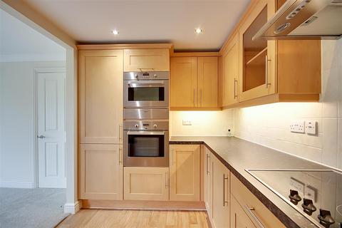 2 bedroom retirement property for sale, 32 St. Botolphs Road, Worthing BN11