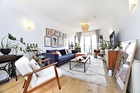 2 bedroom apartment to rent, 2 Artichoke Hill, London, E1W