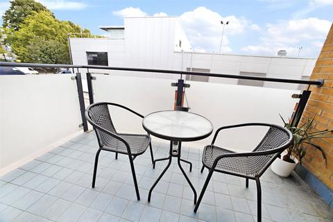 2 bedroom apartment to rent, 2 Artichoke Hill, London, E1W