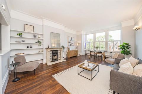 2 bedroom flat for sale, Cavendish Road, London SW12