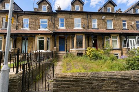 Terraced house - Larchmont, Clayton, Bradford