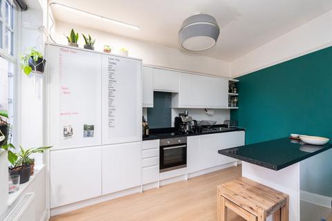 1 bedroom apartment for sale, South Street, Dorking