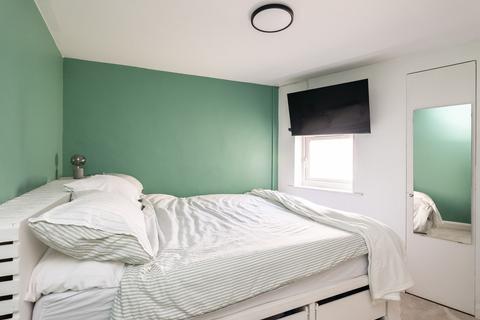 1 bedroom apartment for sale, South Street, Dorking
