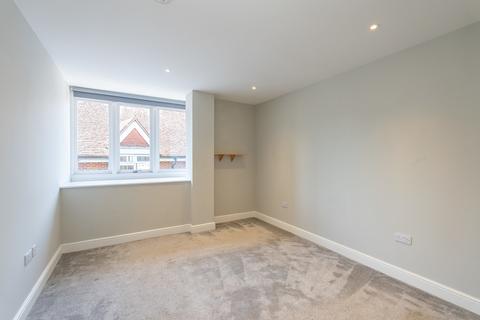 1 bedroom apartment for sale, St Martins Walk, Dorking