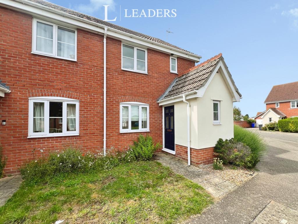 3 bedroom semi-detached house to rent