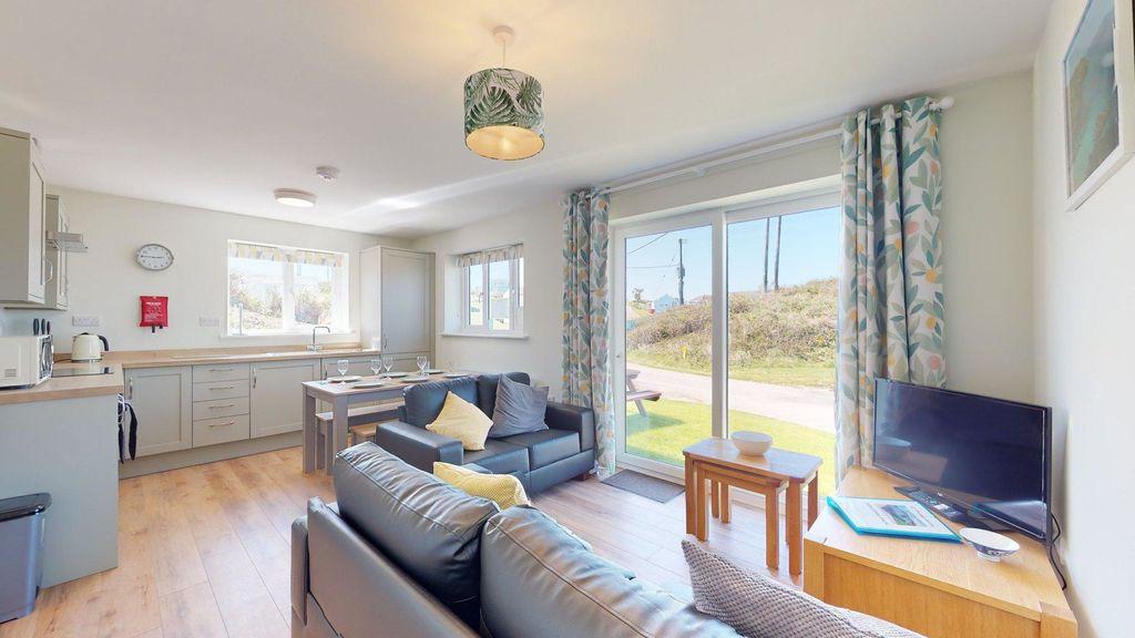 3 bedroom property for sale