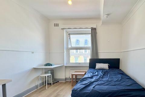 Studio to rent, Grays Inn Road, Islington WC1X