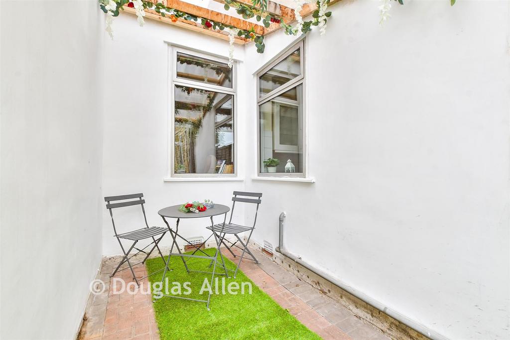 External Lifestyle Photograph