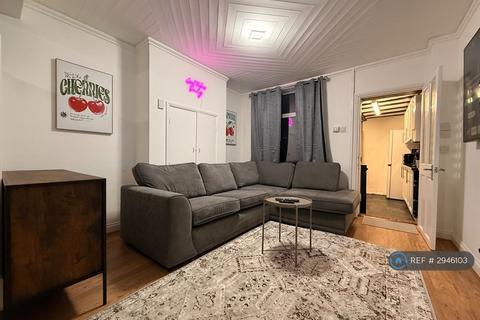 2 bedroom terraced house to rent, Hibbert St, Luton, LU1