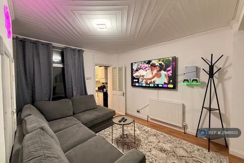 2 bedroom terraced house to rent, Hibbert St, Luton, LU1