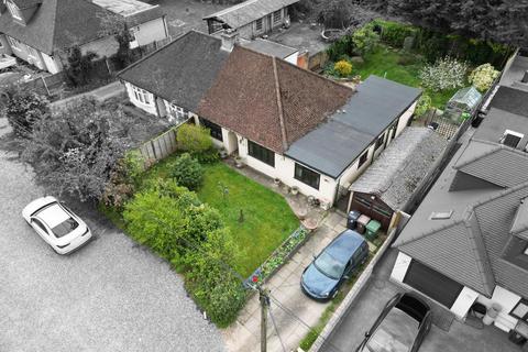 4 bedroom bungalow for sale, Wildwood Avenue, Bricket Wood, AL2