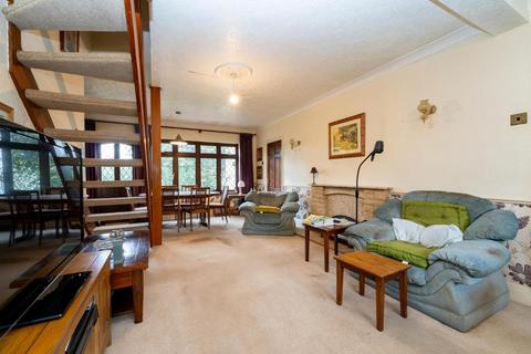 4 bedroom bungalow for sale, Wildwood Avenue, Bricket Wood, AL2