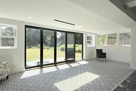 5 bedroom detached house to rent, Goffs Lane, Goffs Oak, Waltham Cross, Hertfordshire, EN7