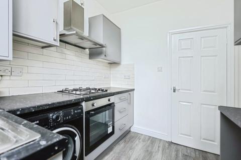 3 bedroom semi-detached house for sale, Bristnall Hall Lane, Oldbury, West Midlands, B68