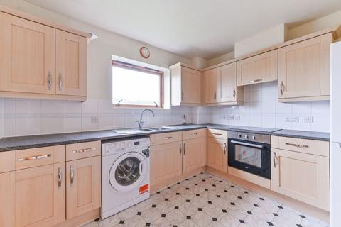 4 bedroom terraced house to rent, Goodman Crescent, Croydon, CR0
