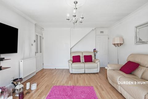 undefined, Monksgrove, Loughton, IG10