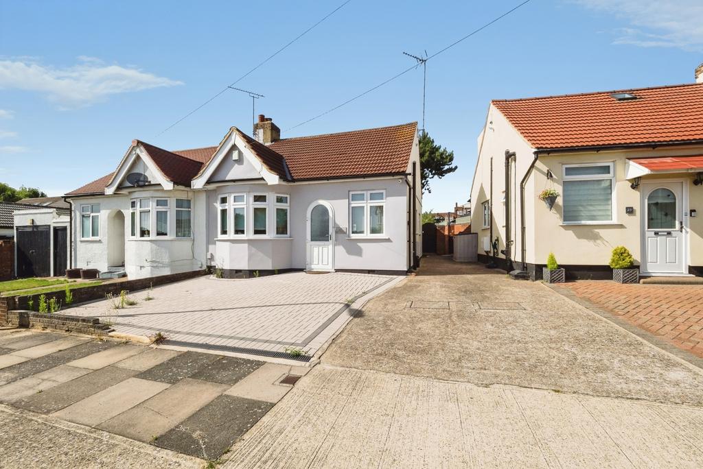 2 bedroom bungalow for sale