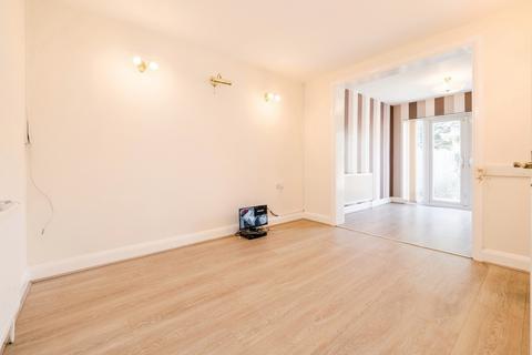 2 bedroom bungalow for sale, Victor Gardens, Hornchurch, Essex, RM12