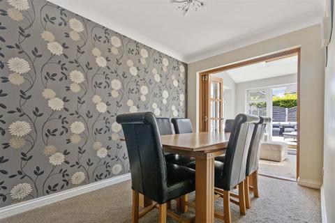 3 bedroom detached house for sale, Crofters Lea, Leeds LS19