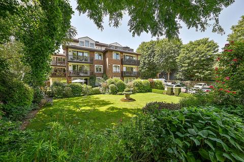 2 bedroom flat for sale, Madingley Court, St Margarets, Richmond, TW1