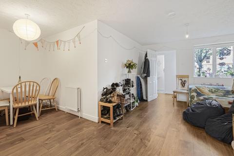 undefined, London E14