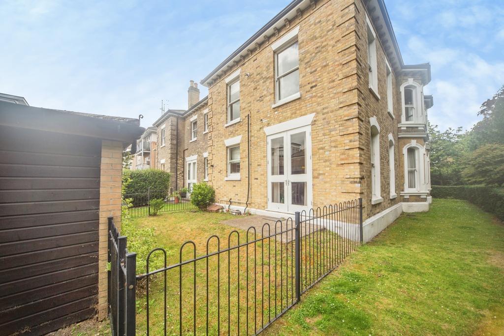Archers Road, Banister Park, Southampton, Hampshire, SO15 - View 4