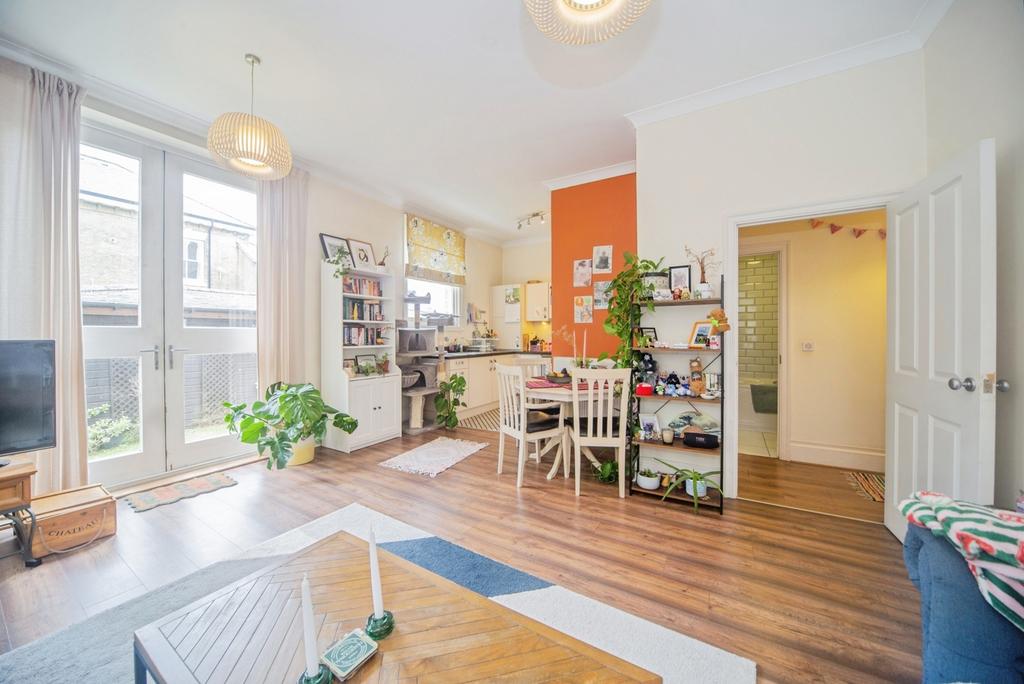 Archers Road, Banister Park, Southampton, Hampshire, SO15 - More