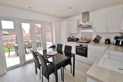 3 bedroom semi-detached house for sale, Millis Road, Brize Meadow, OX18