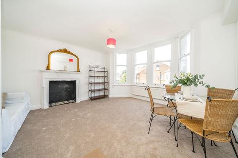2 bedroom flat for sale, Prebend Gardens, London W6