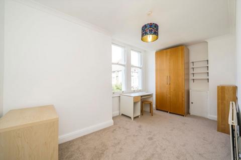 2 bedroom flat for sale, Prebend Gardens, London W6