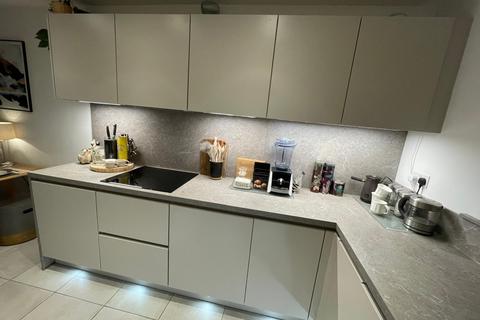 2 bedroom semi-detached house for sale, Sark Court, Leeds