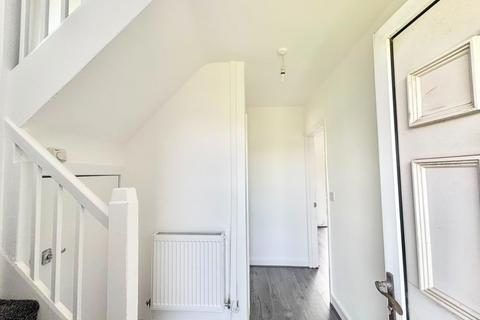 3 bedroom flat to rent, Plant Hill Road, Manchester M9