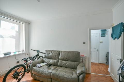 2 bedroom flat for sale, Portland Street, Gateshead NE10