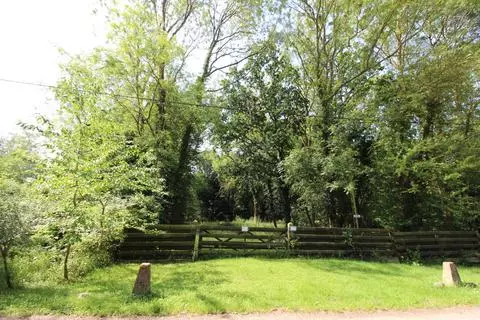 Land for sale, Basildon