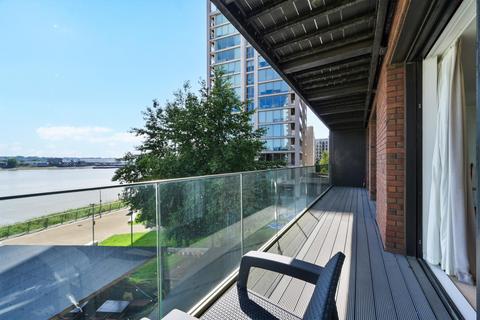 3 bedroom apartment for sale, Summerston House, Royal Wharf, E16
