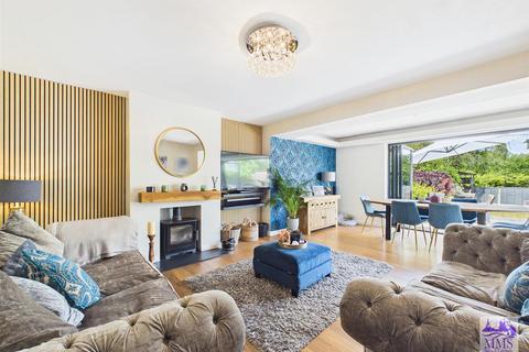 2 bedroom semi-detached bungalow for sale, Dene Drive, New Barn, Longfield