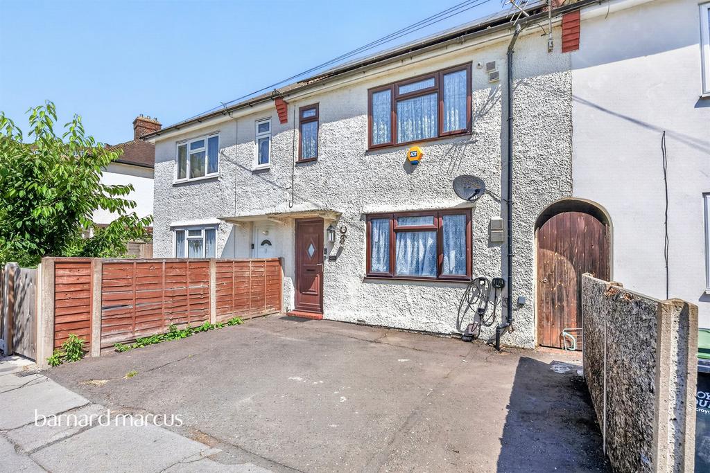 Detached house exterior, driveway