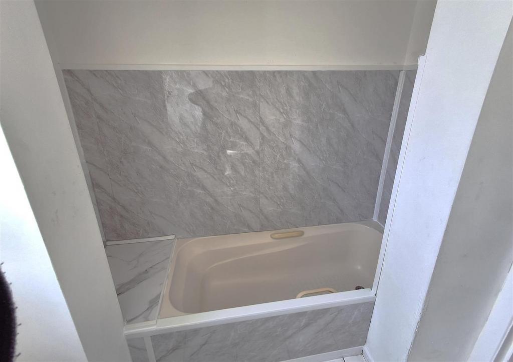 Apartment in Bournemouth, West Cliff - View 3