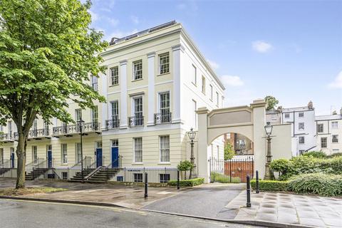 3 bedroom apartment for sale, The Broadwalk, Imperial Square, Cheltenham