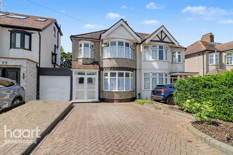 Chalgrove Crescent, Clayhall