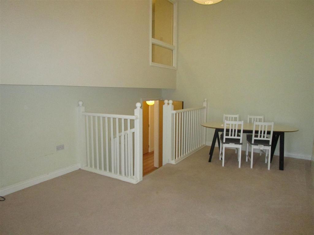 Apartment in Bristol, Ashley Down - View 3