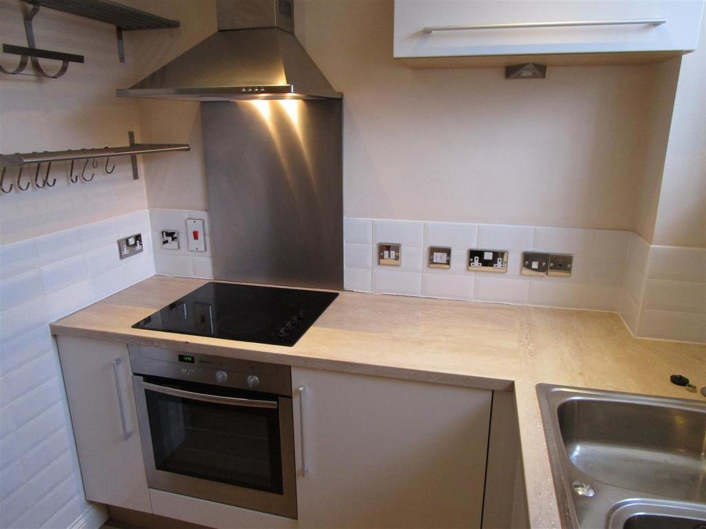 Apartment in Bristol, Ashley Down - View 5