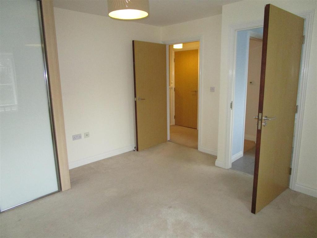 Apartment in Bristol, Ashley Down - More
