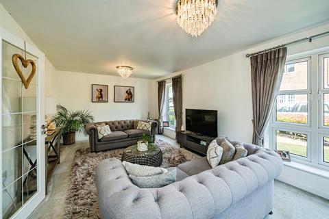 4 bedroom detached house for sale, Farleigh Drive, Berryfields, Aylesbury