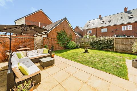 4 bedroom detached house for sale, Farleigh Drive, Berryfields, Aylesbury